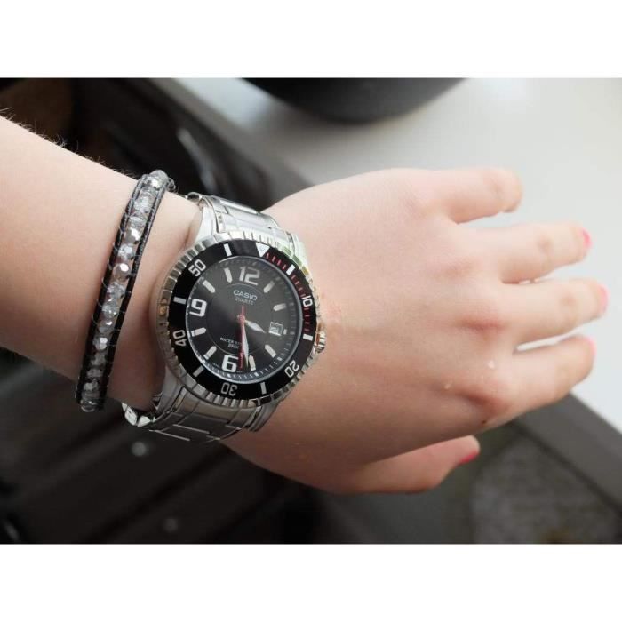 Montre Casio Basic homme gris et noir à quartz