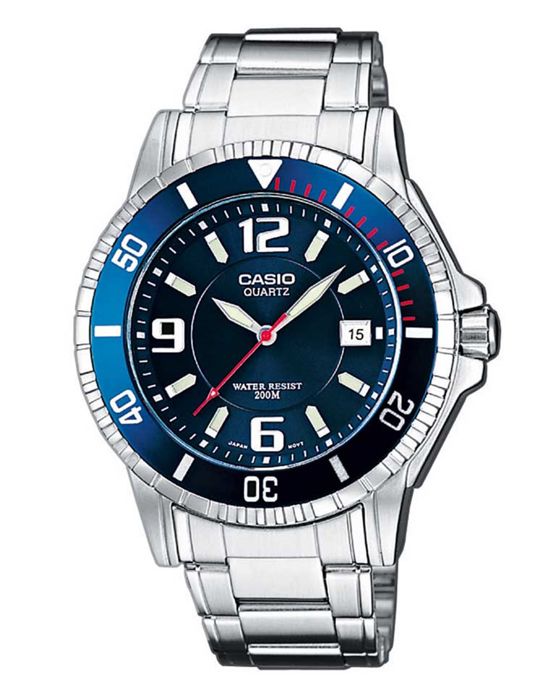 Montre en acier inoxydable CASIO BASIC Gris