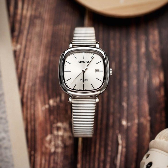 Montre Casio LTP-B166D femme à quartz cadran blanc